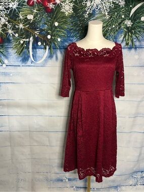 🎄 Elegant Lace Fit & Flare Dress
